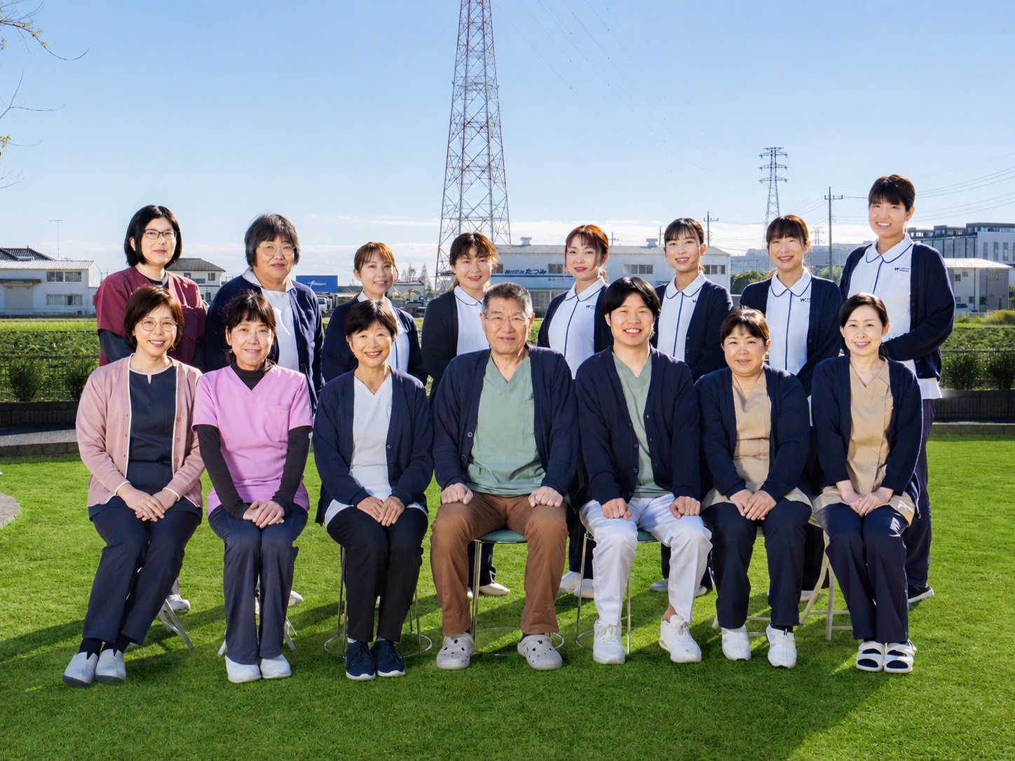 スタッフ集合写真 {{brizy_dc_image_alt imageSrc=